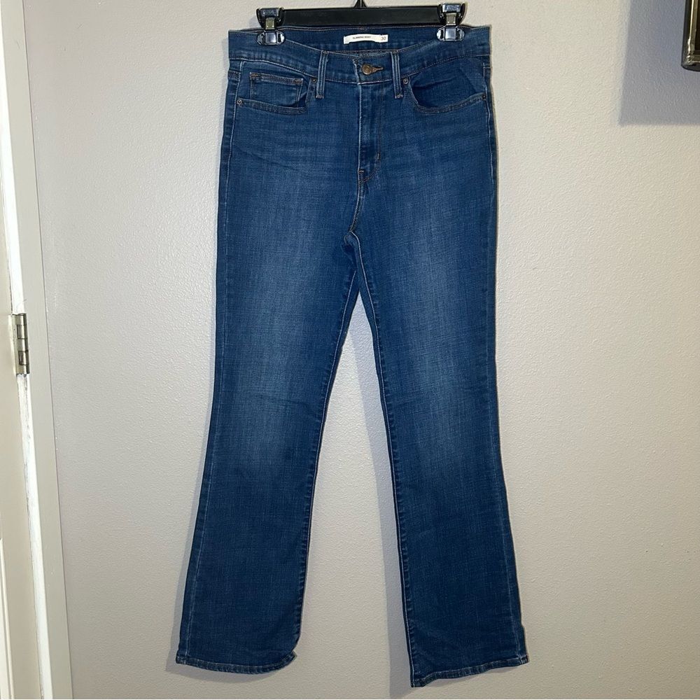 Levi’s Slimming Flare Boot Cut Denim Jeans women’s size 30